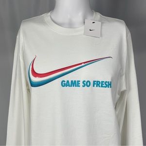 NWT Large Nike The Nike Tee Long Sleeve Crewneck Graphic Shirt White